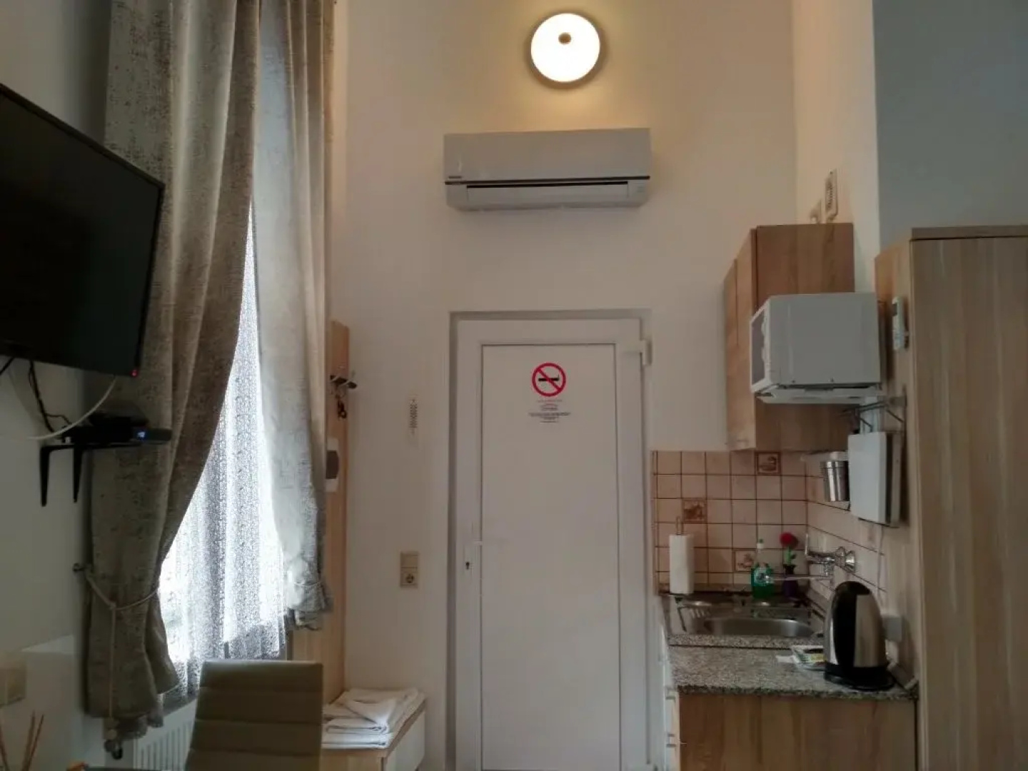 Happy Holiday Lux Apartments