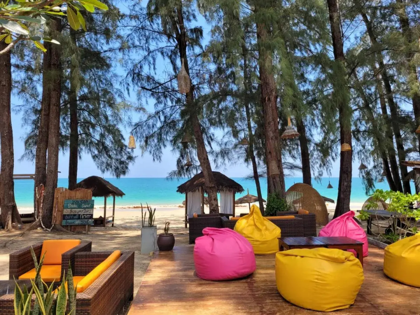 Отель Long Beach Chalet
