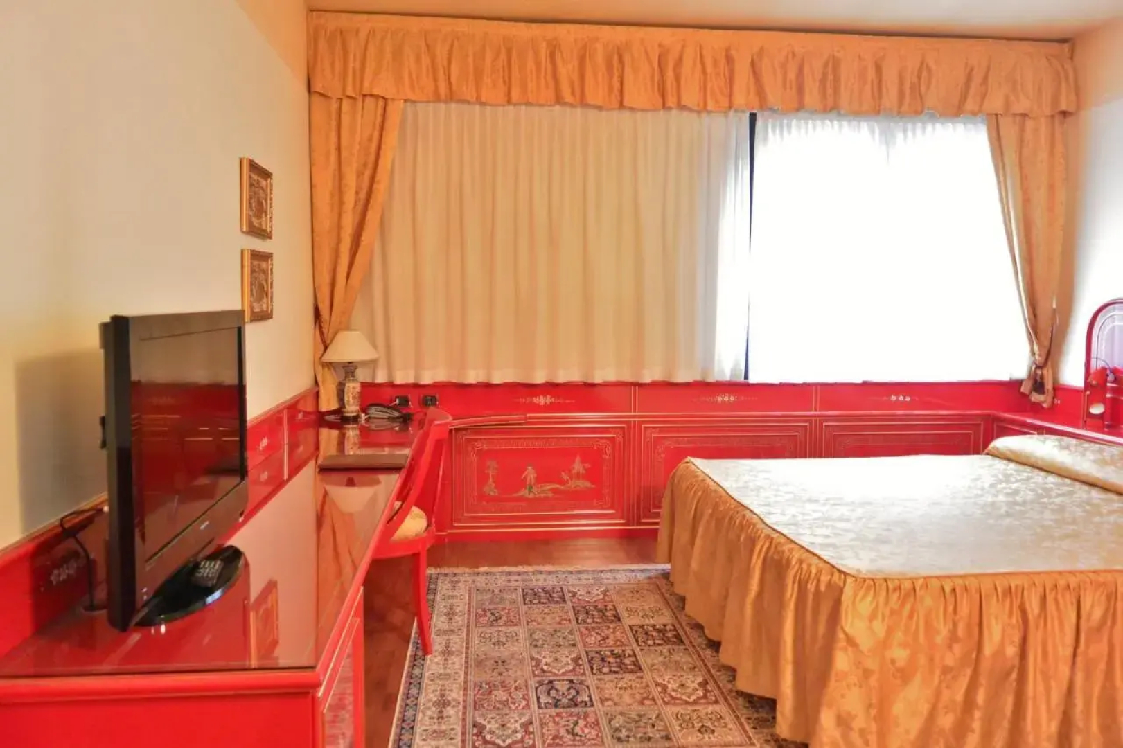 Melas Hotel