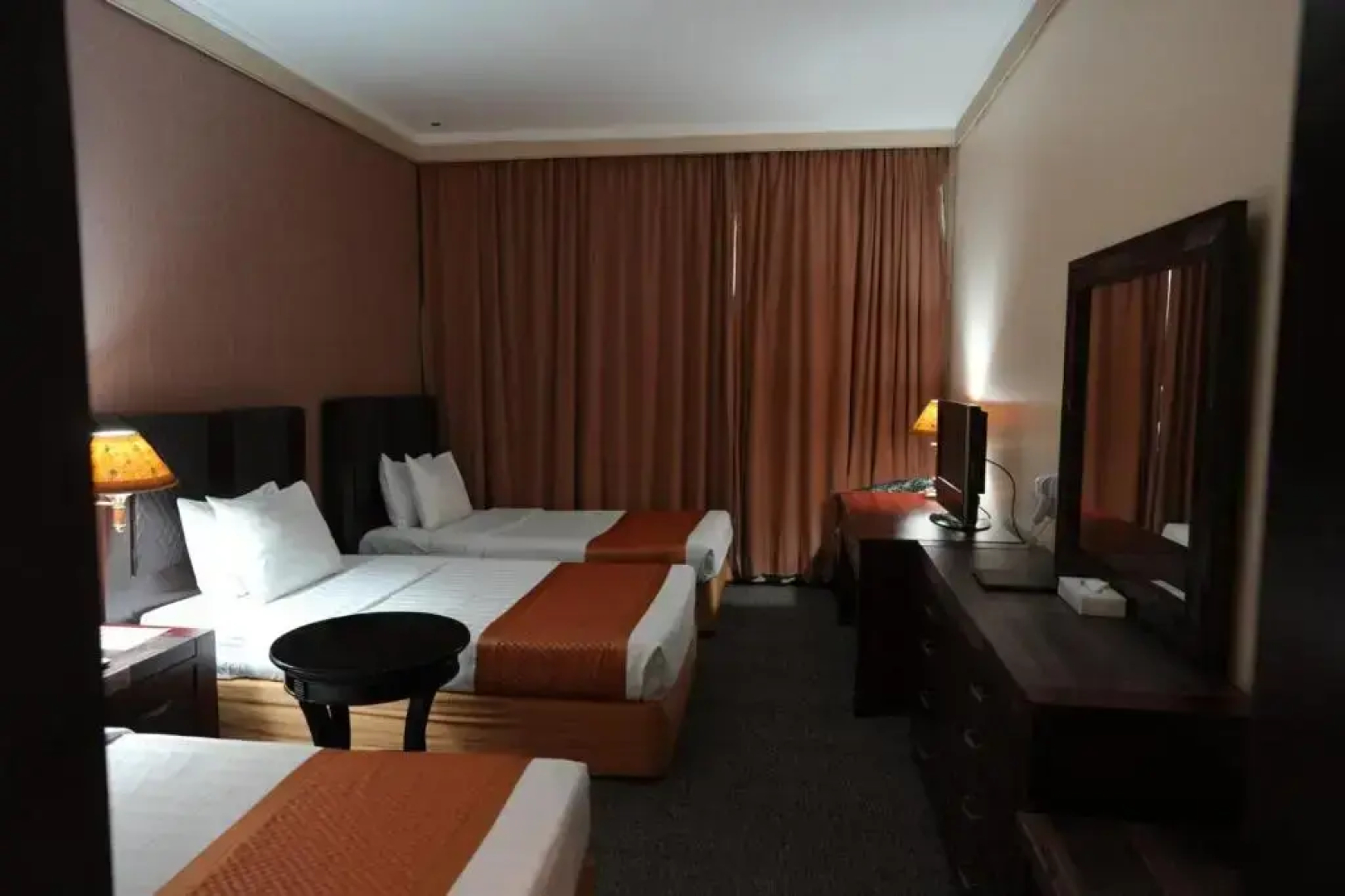 Отель Knight Armour Hotel