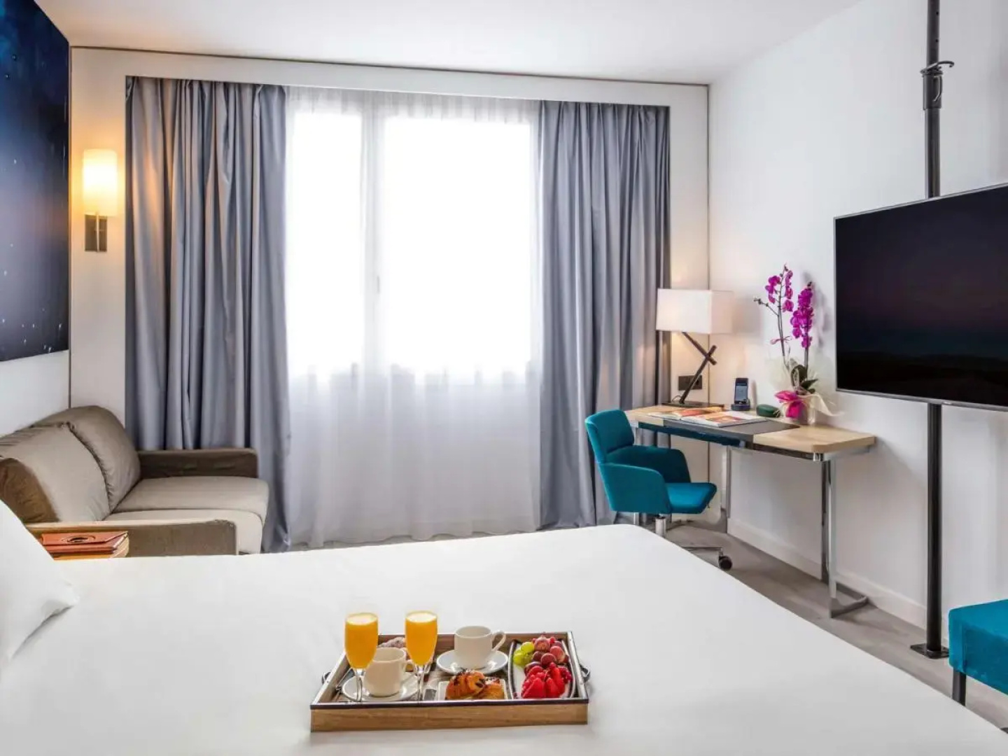 Отель Novotel Barcelona Cornella