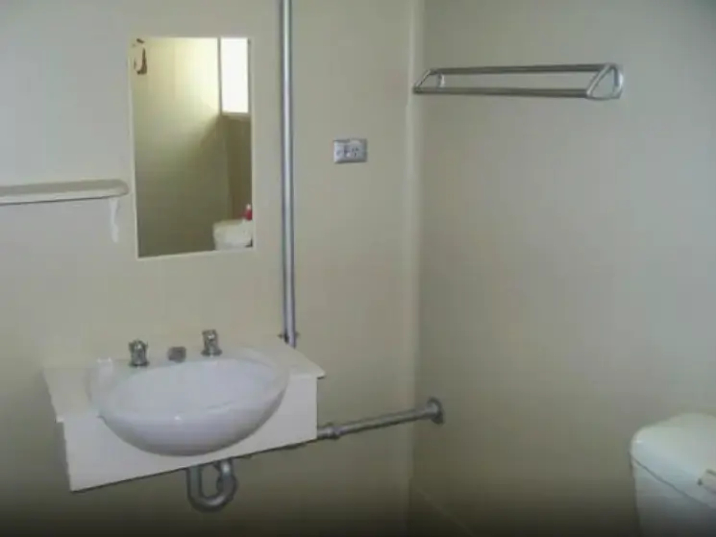 McGuire's CBD Hotel