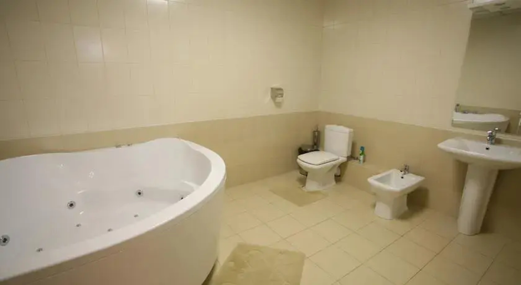 Tri Sosny Hotel