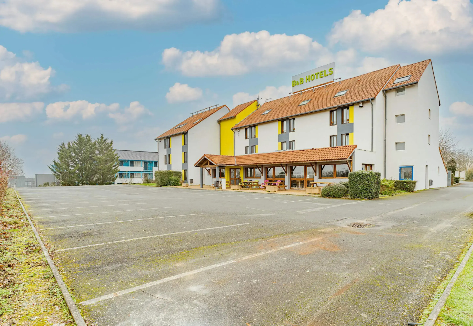 Отель B&B Poitiers 3 Futuroscope