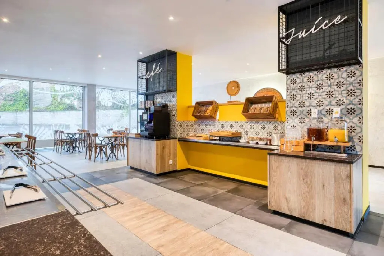 B&B HOTEL Mons Gare