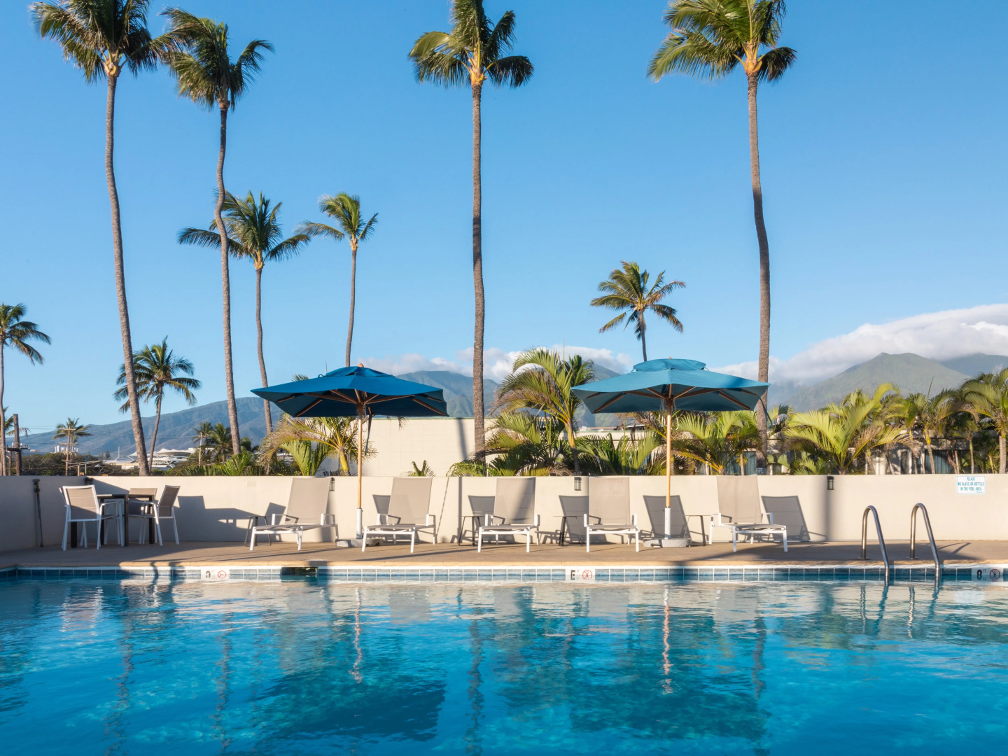 Отель Maui Beach