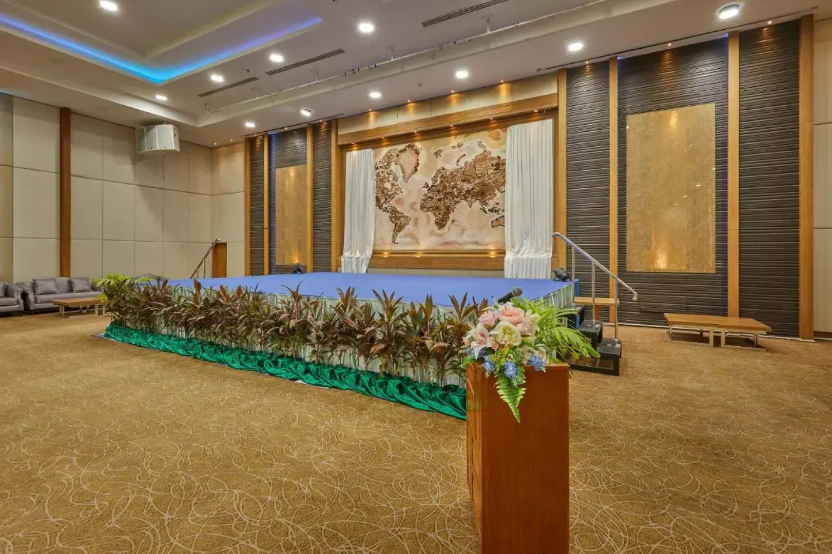 Welcome World Beachfront Resort