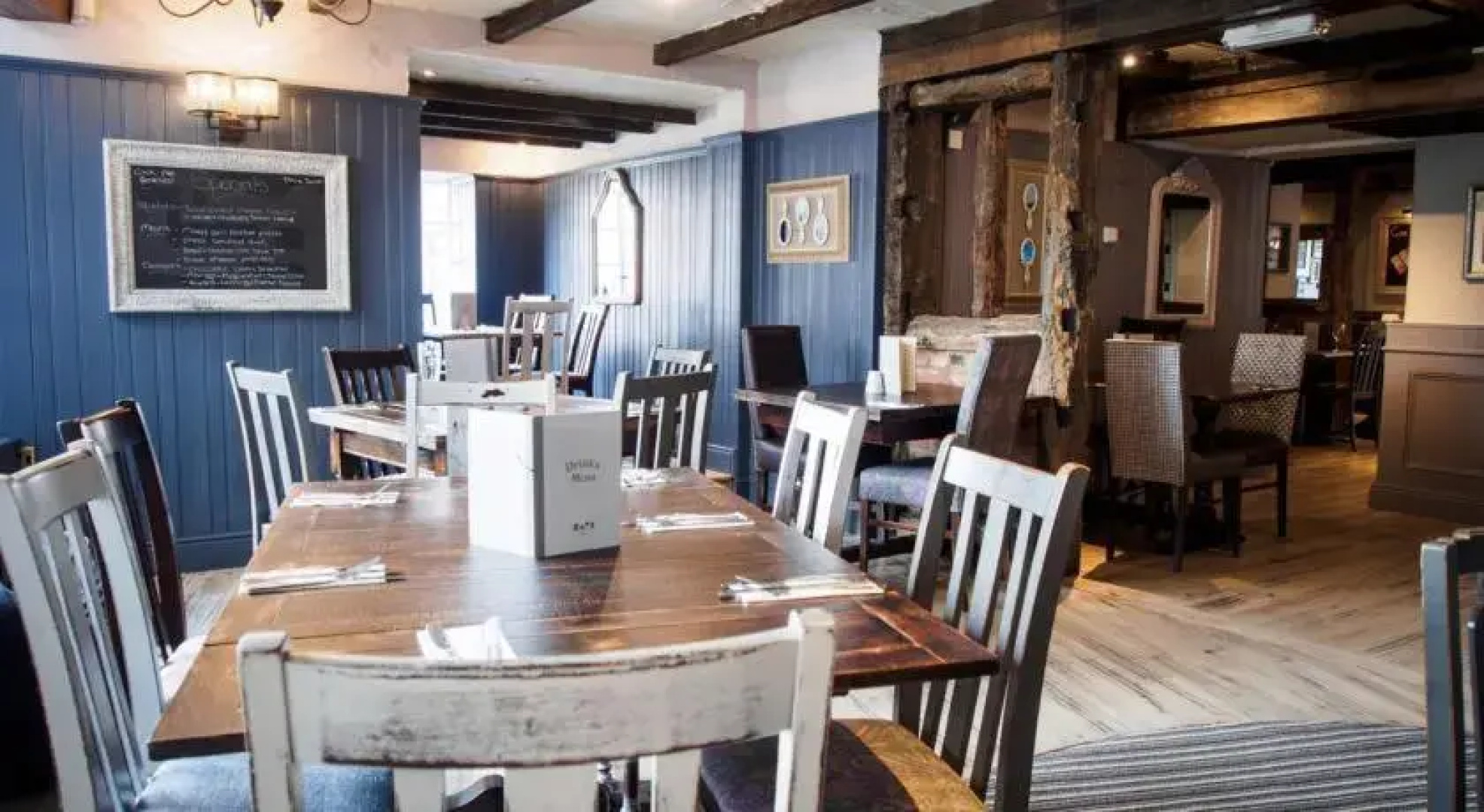 De Trafford Arms