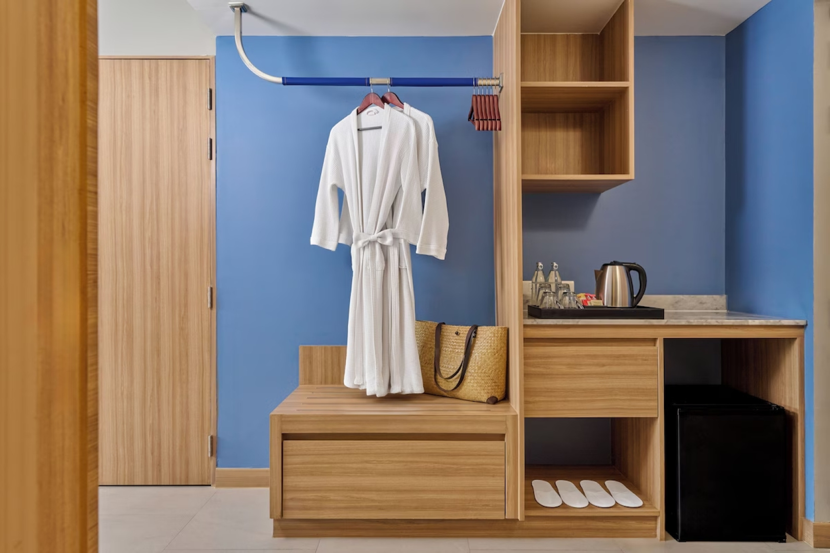 Отель Journeyhub Phuket Patong