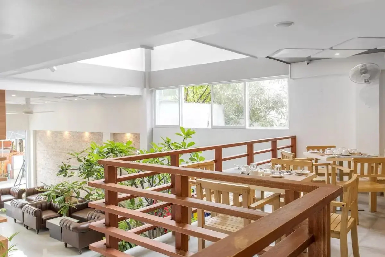 Отель Kuredhi Beach Inn