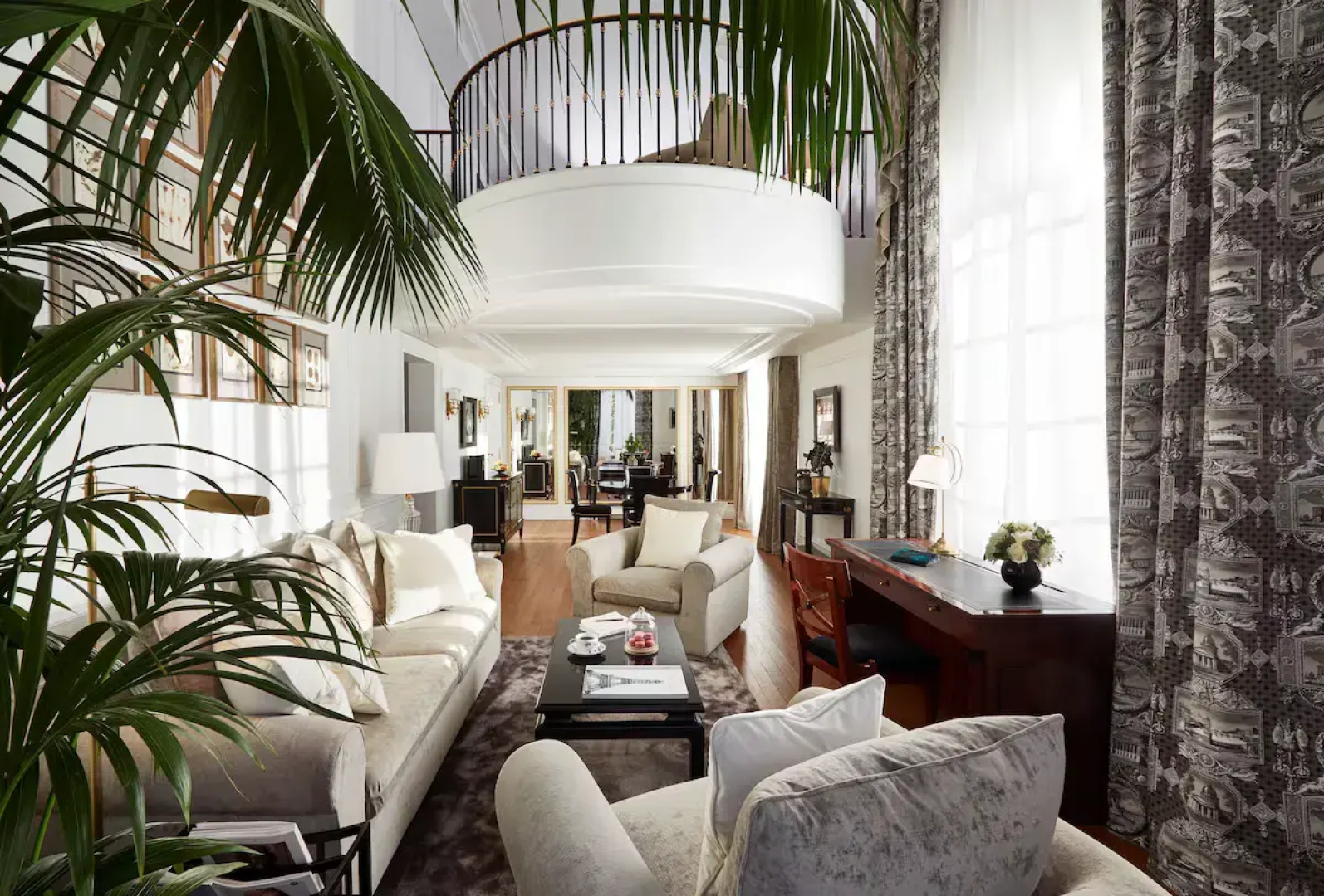 Отель Shangri-La Paris