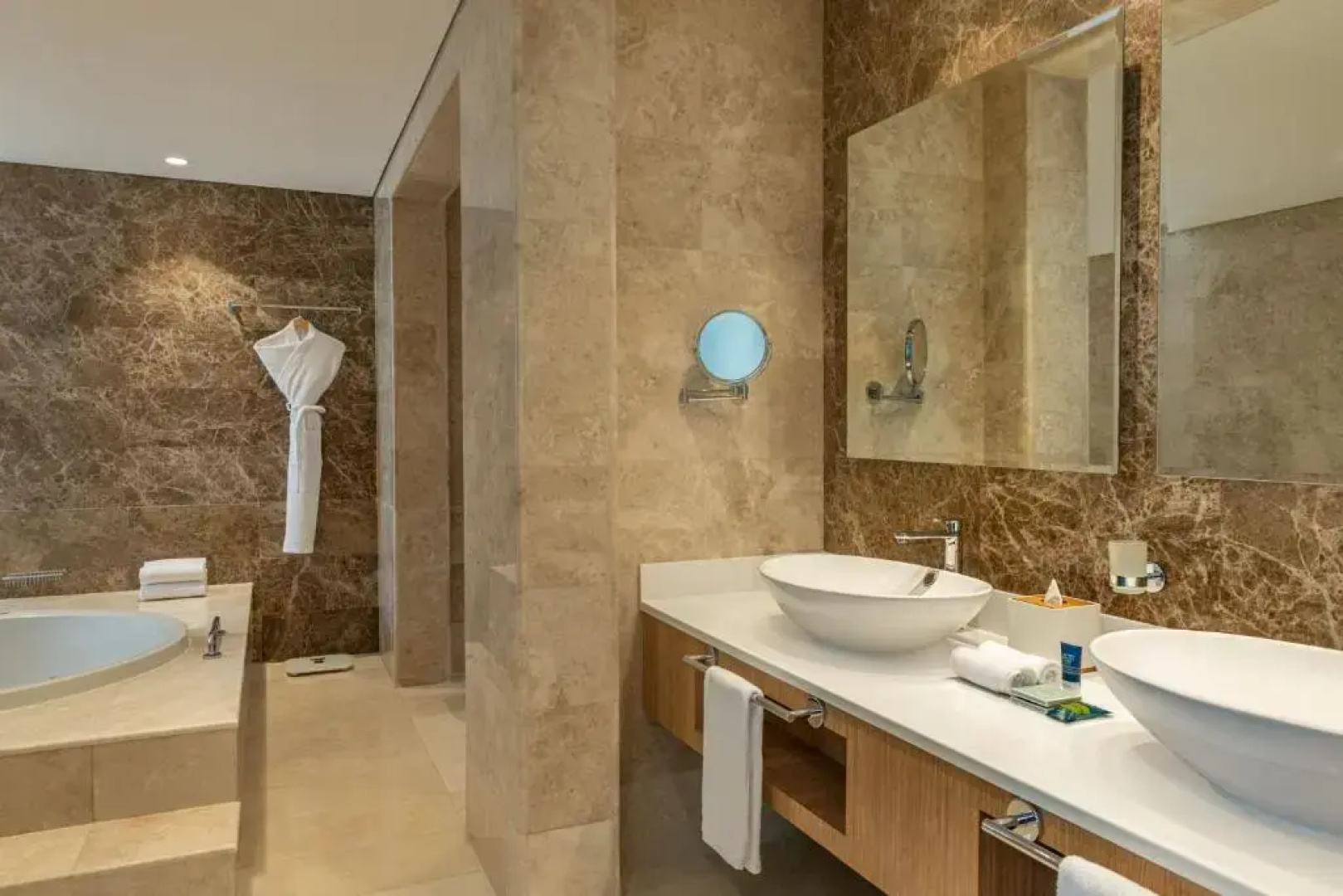 Four Points by Sheraton Production City, Dubai