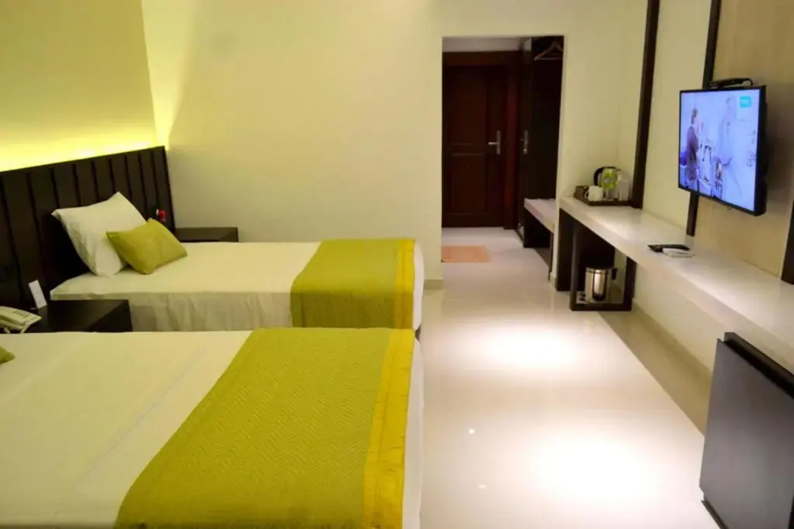 Good Wood Airport Hotel