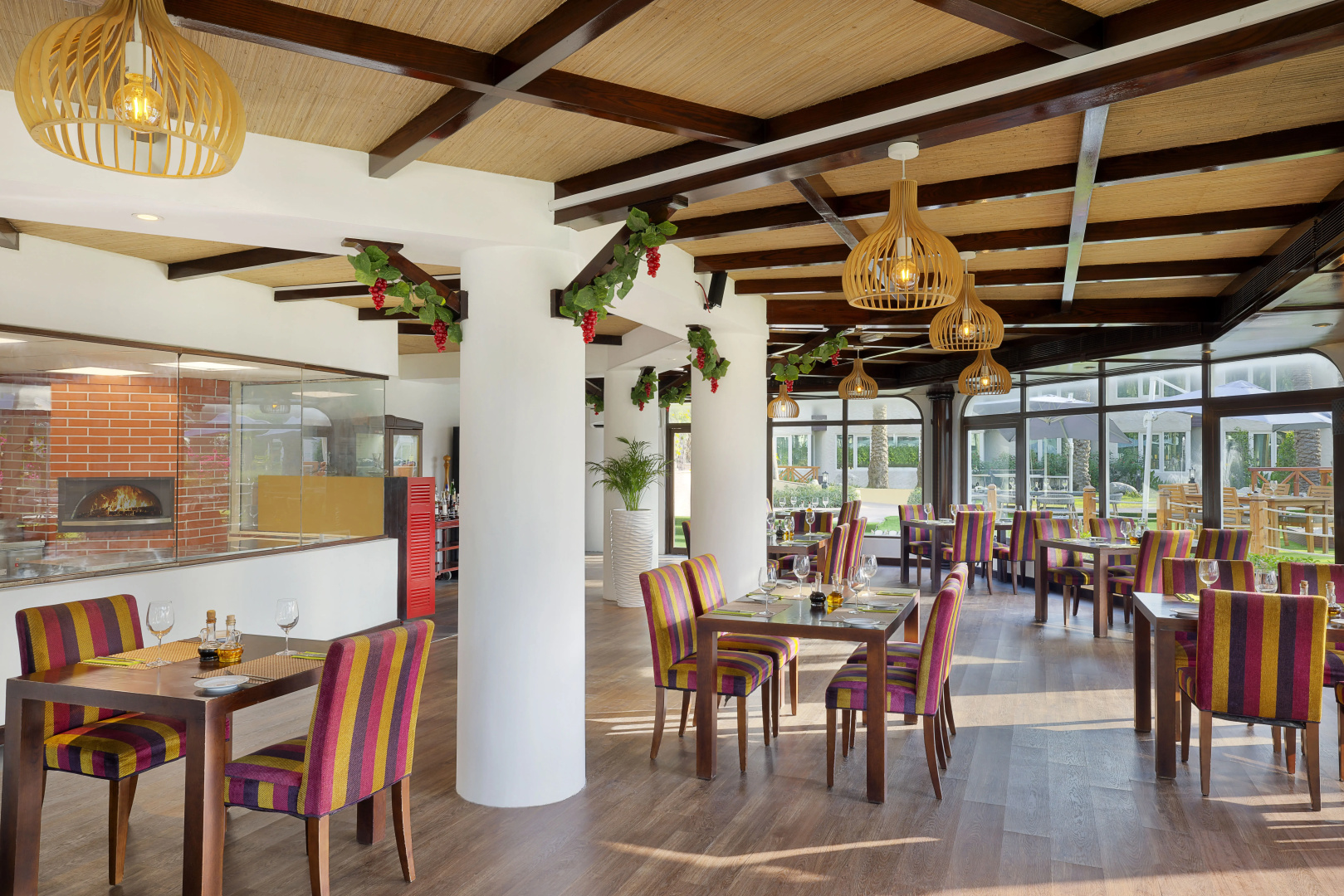 Отель Al Habtoor Grand Resort Autograph Collection