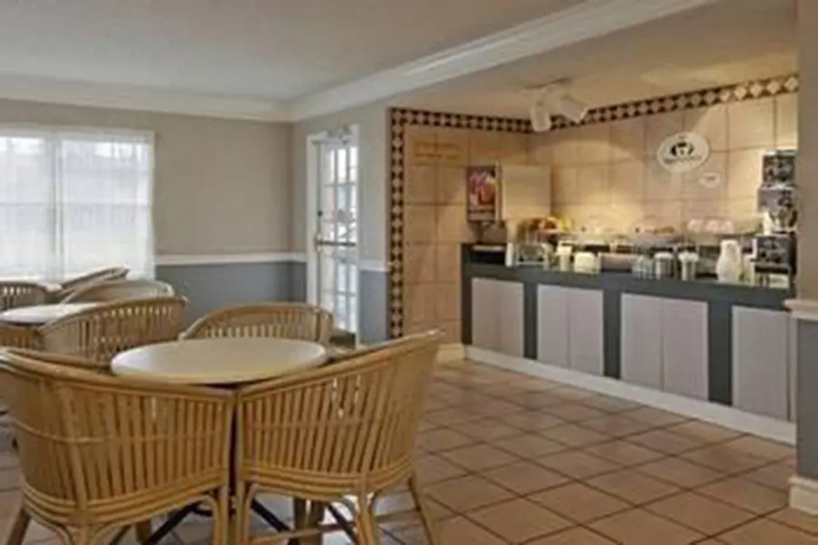 University Inn & Suites