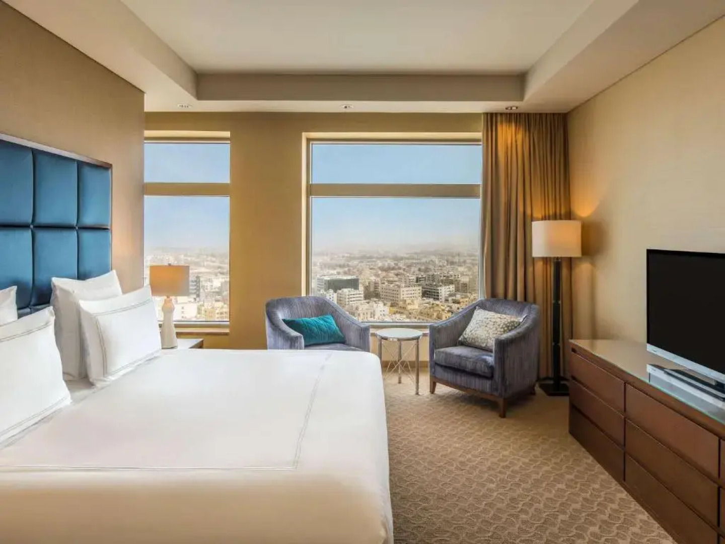 Отель Swissotel Al Ghurair 