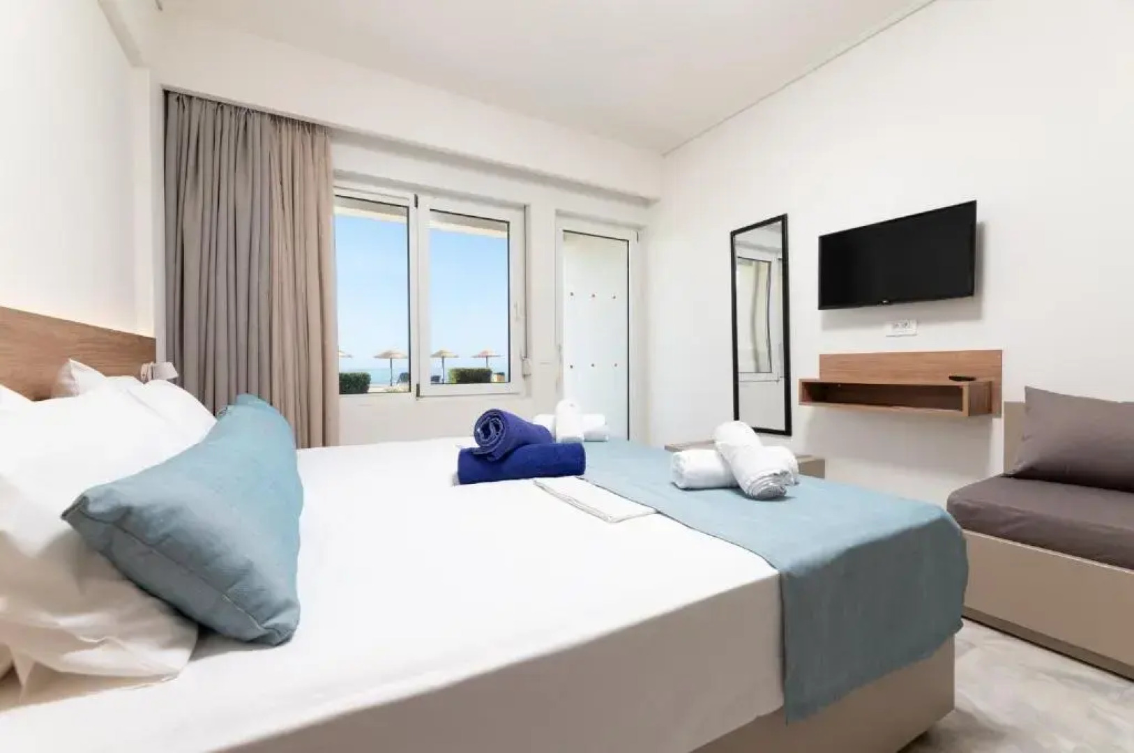 Kostakis Beach Apartments