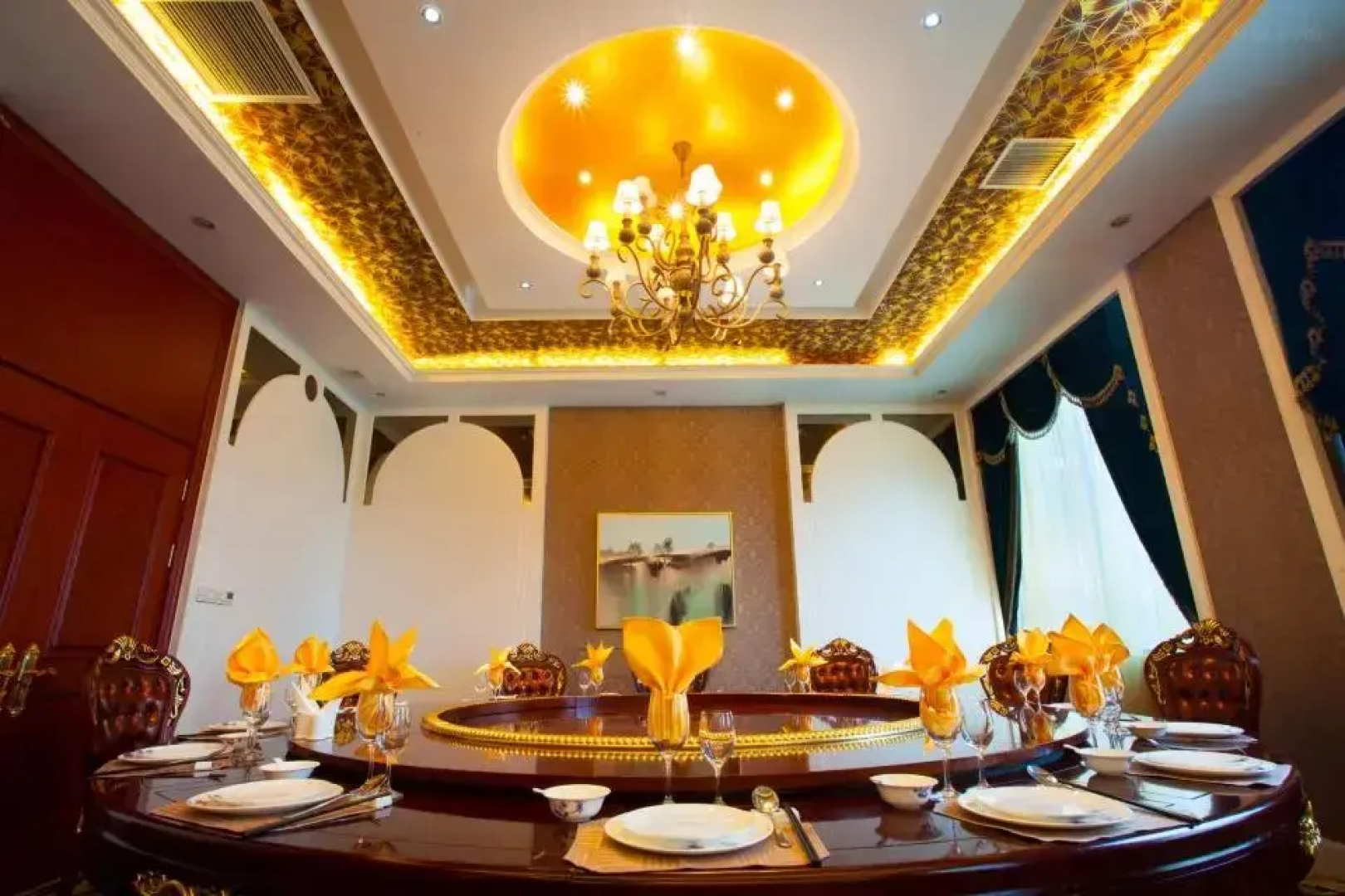 Hot Spring Leisure City International Hotel