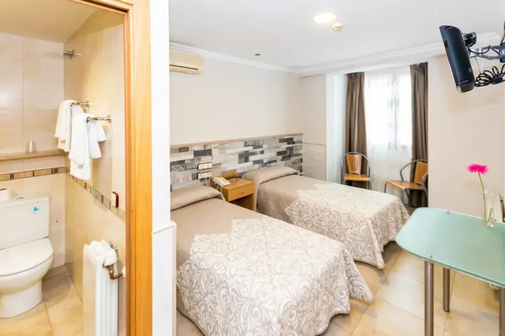 Hostal Viky