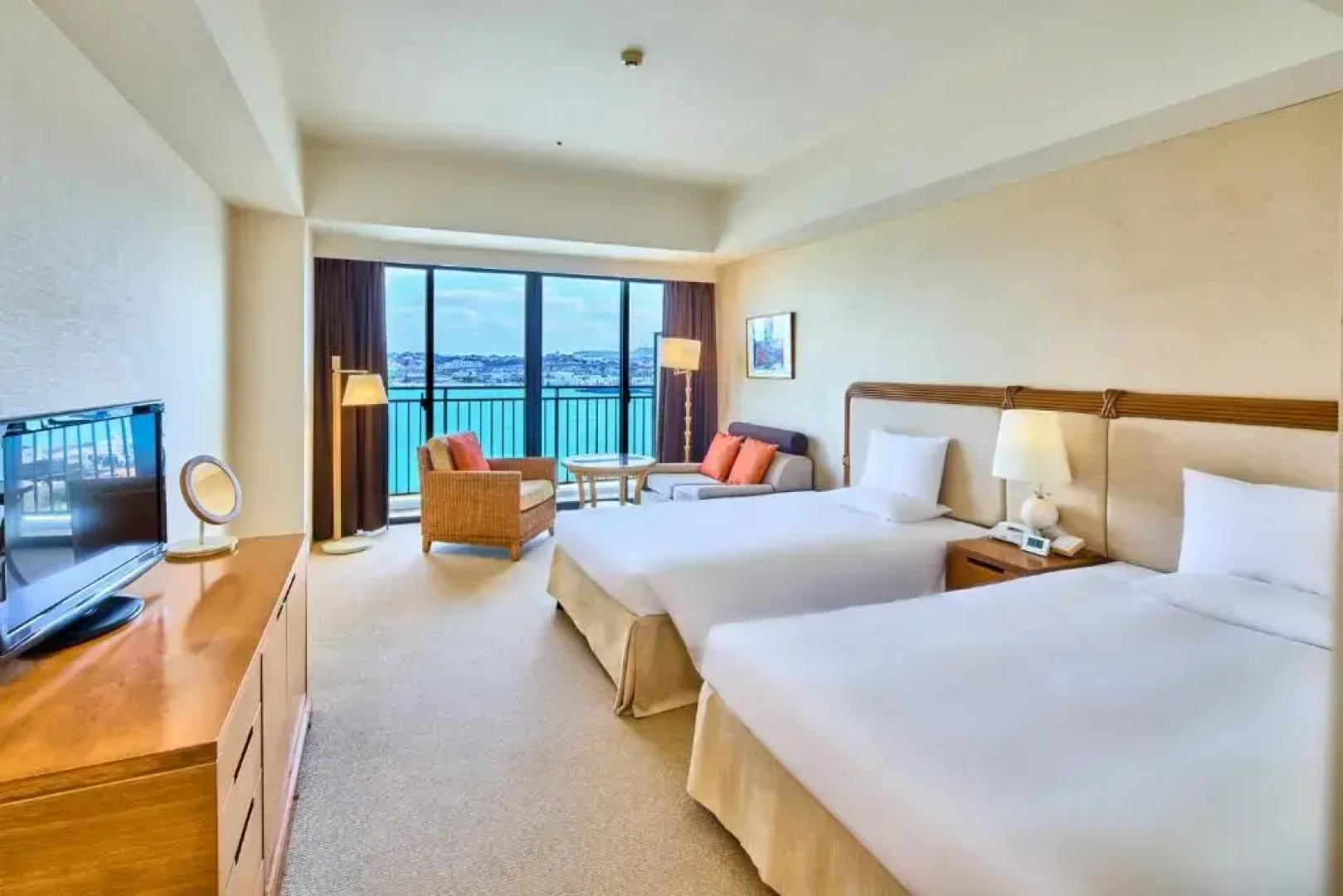 Отель Southern Beach Hotel & Resort Okinawa