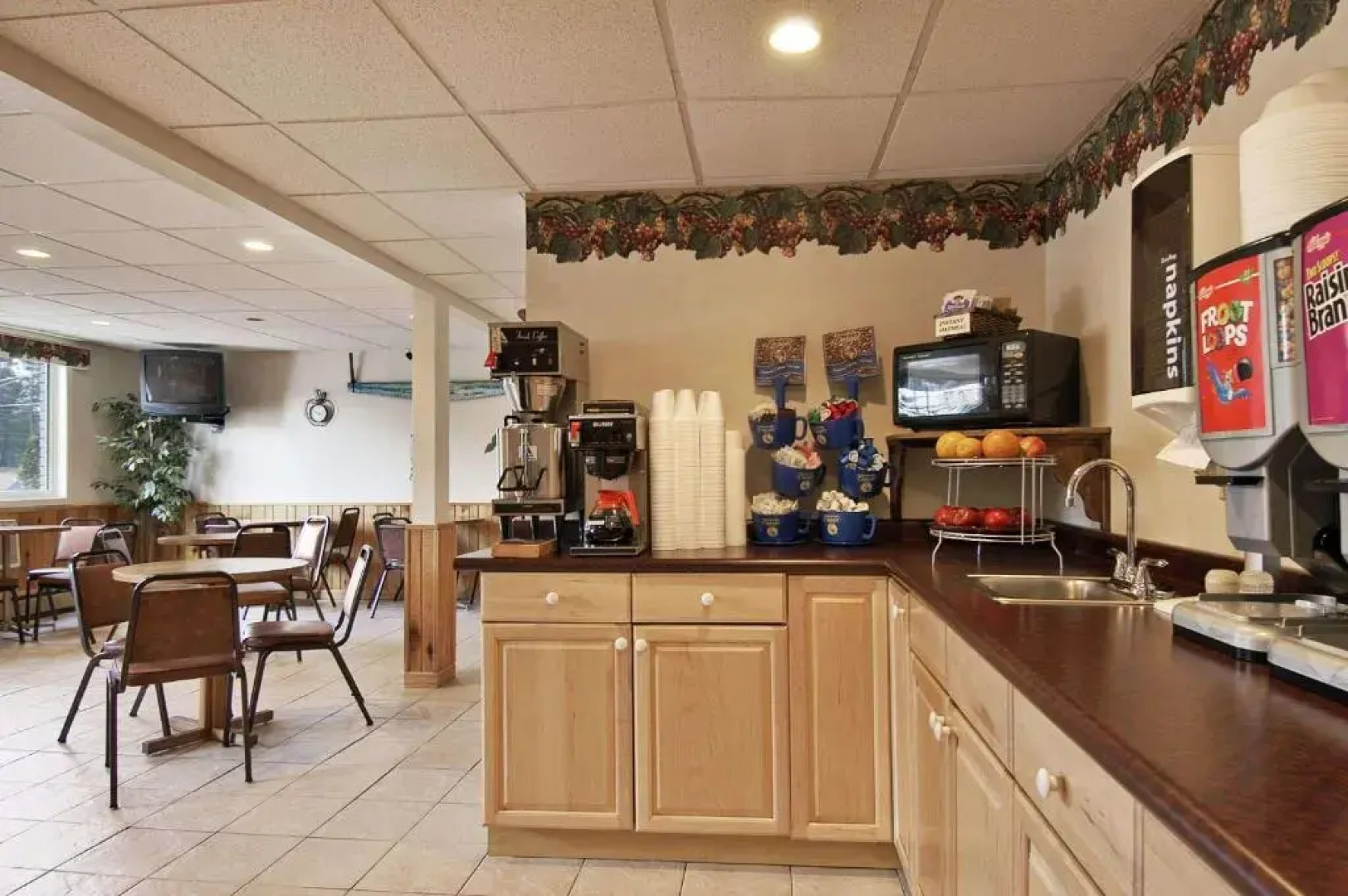 Hotel Iron Mountain Inn & Suites