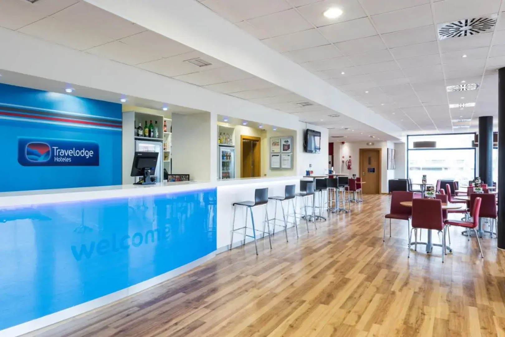 Отель Travelodge Barcelona Fira