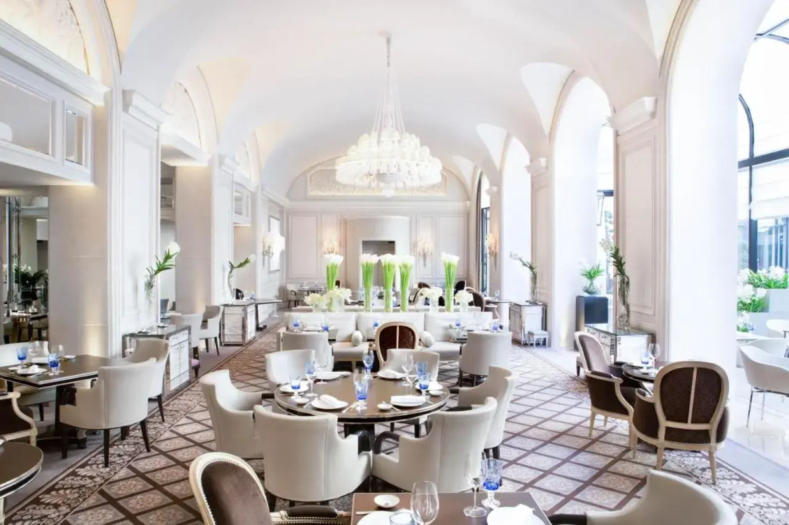 Отель Four Seasons George V