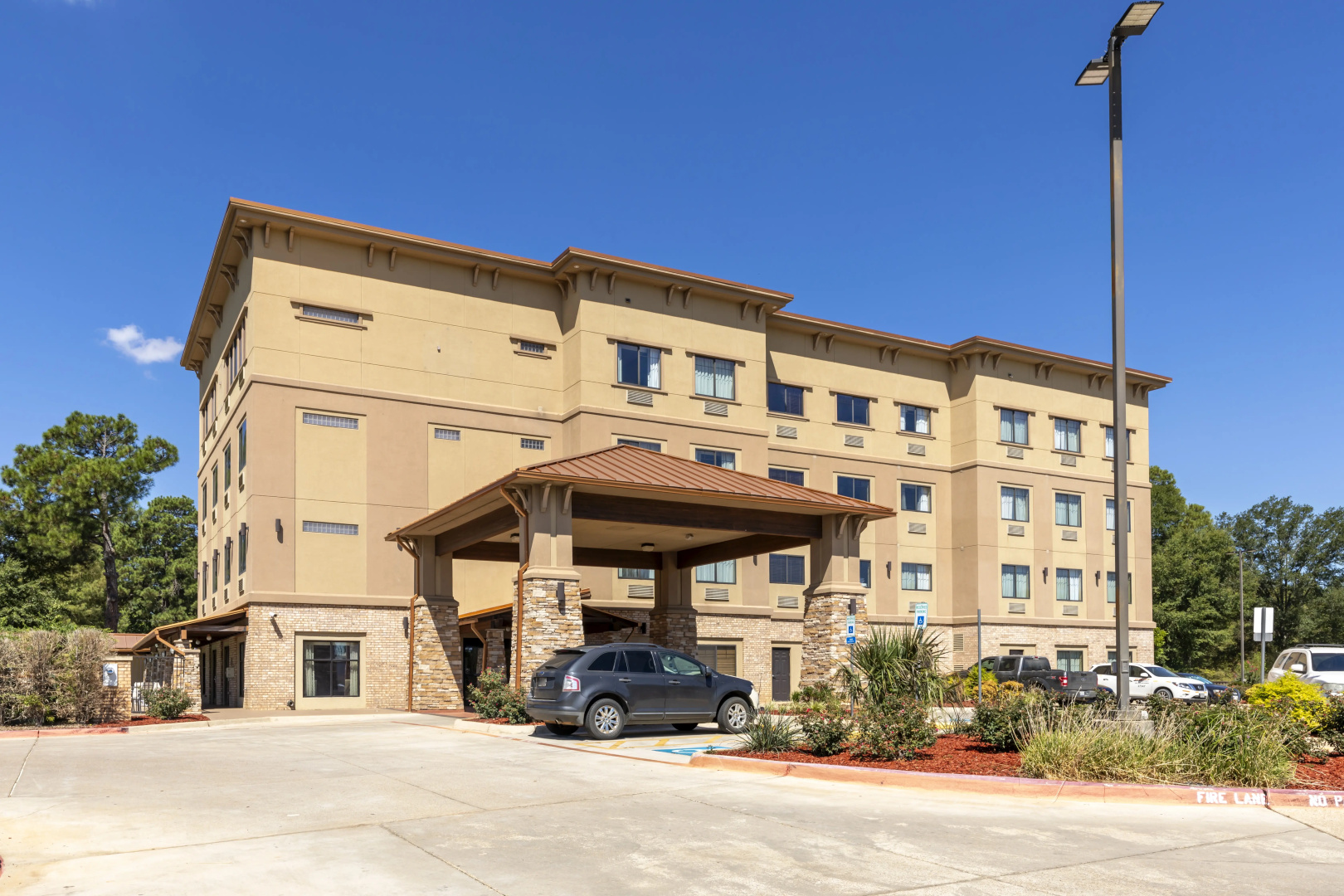 Best Western Plus Classic Inn & Suites