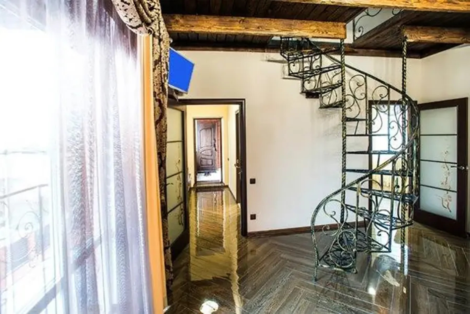 Drive Hills Hotel