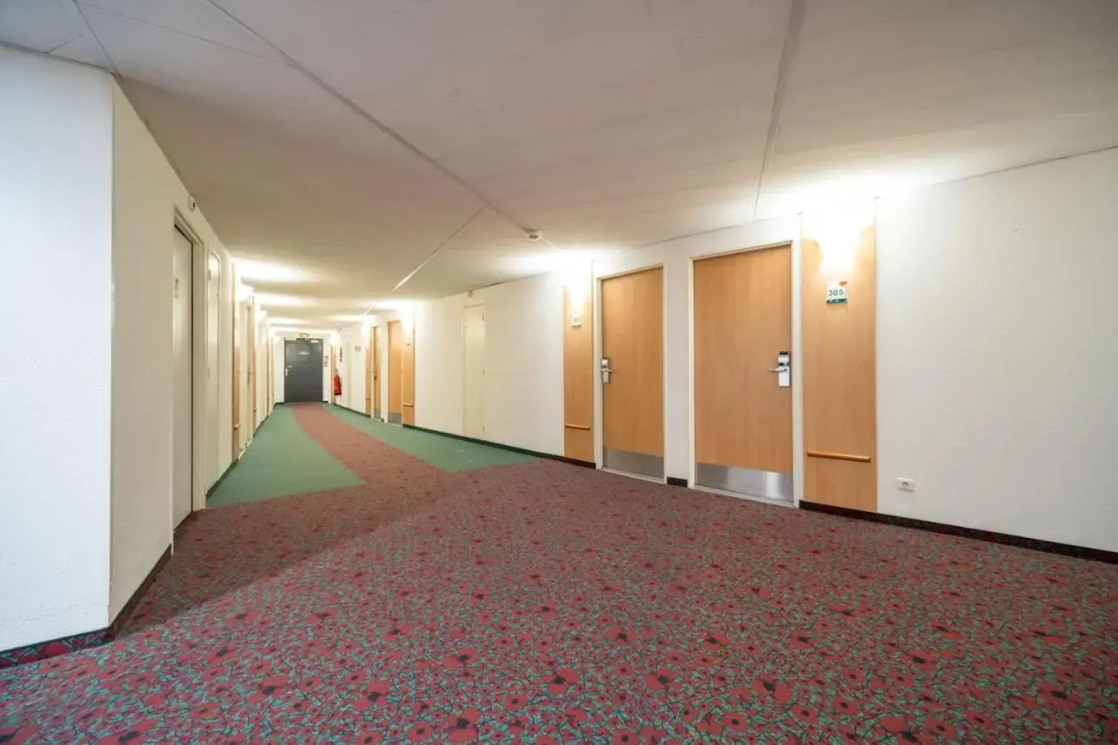 B&B HOTEL Calais Terminal Cité de l'Europe 3 étoiles