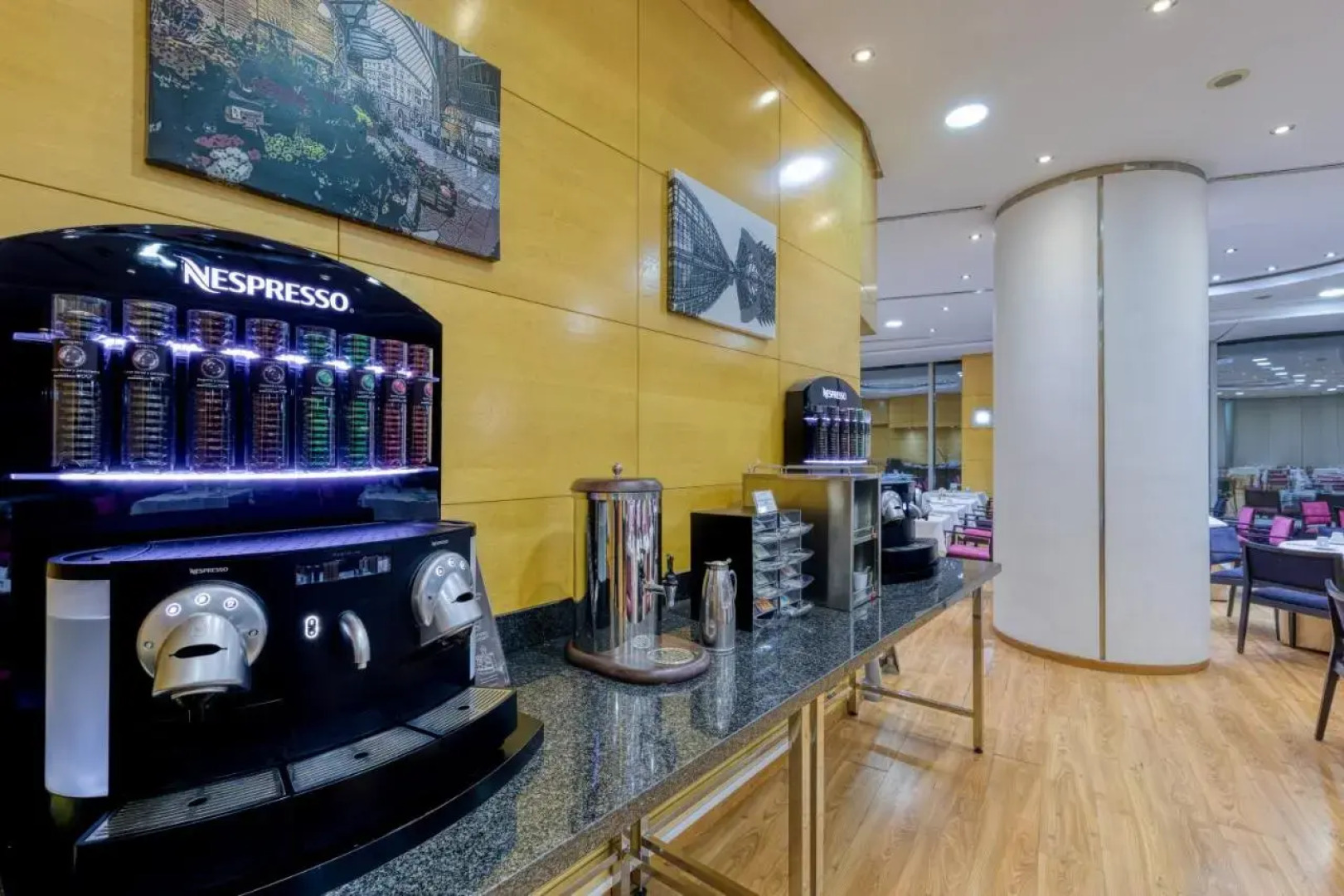 Отель Senator Parque Central