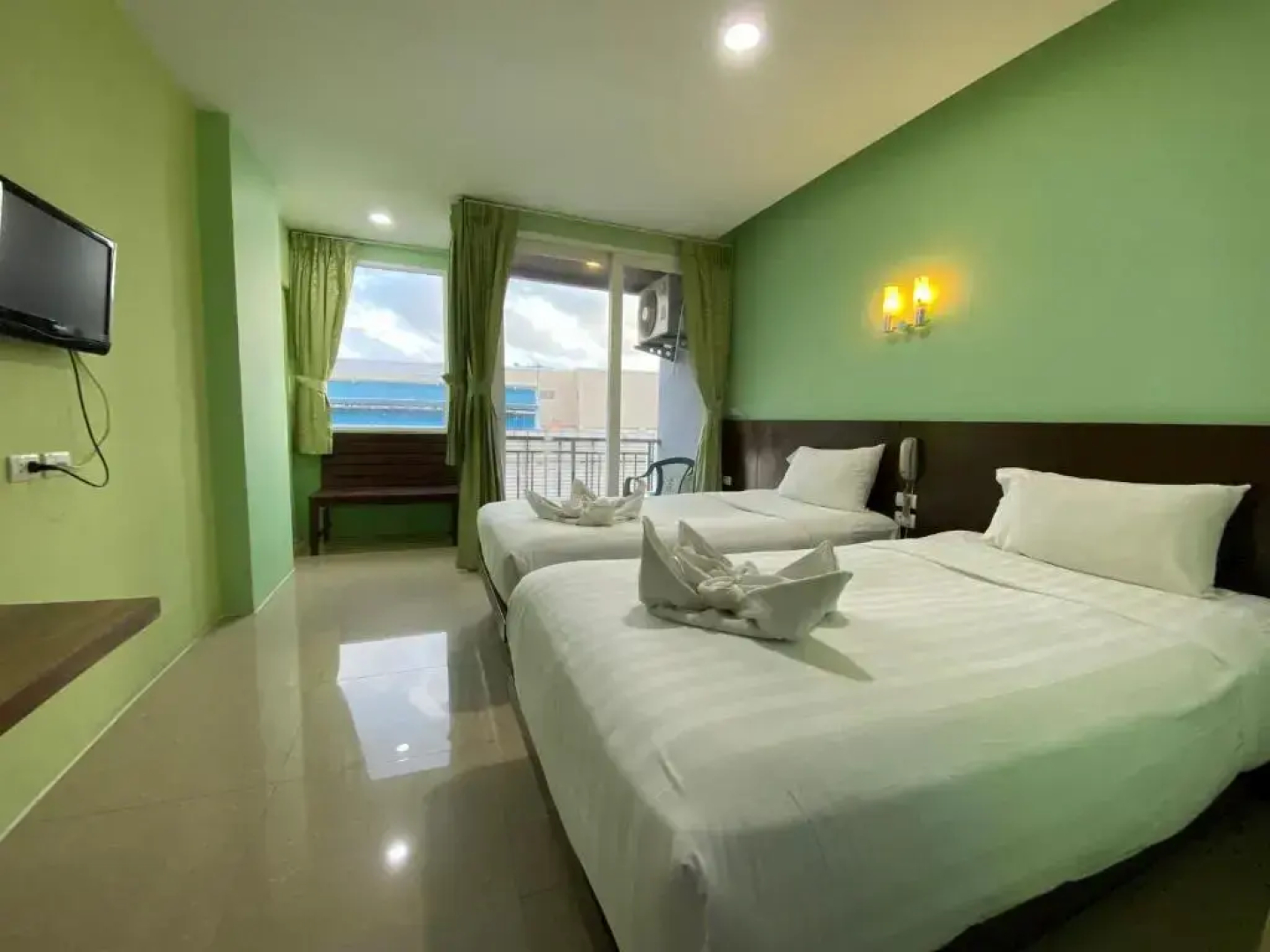77 Patong Hotel & Spa