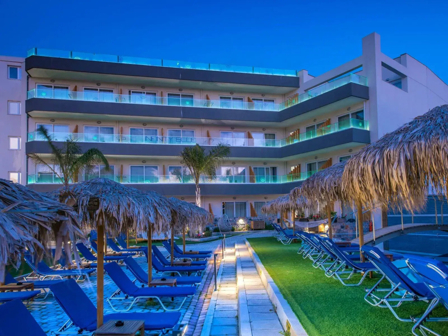 Enorme Infinity Beach - Adults Only
