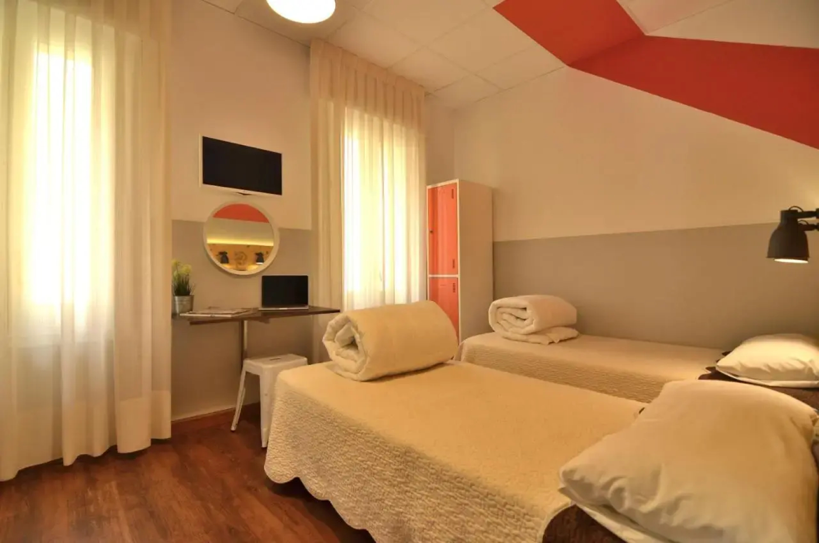 Хостел Far Home Atocha