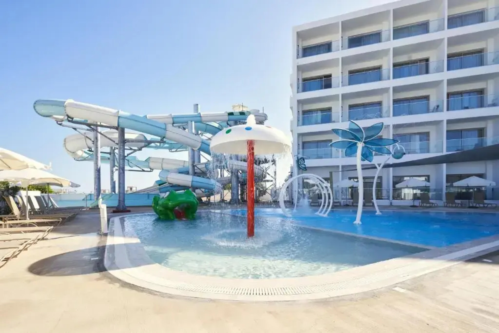 Maris Grand Waterpark Resort