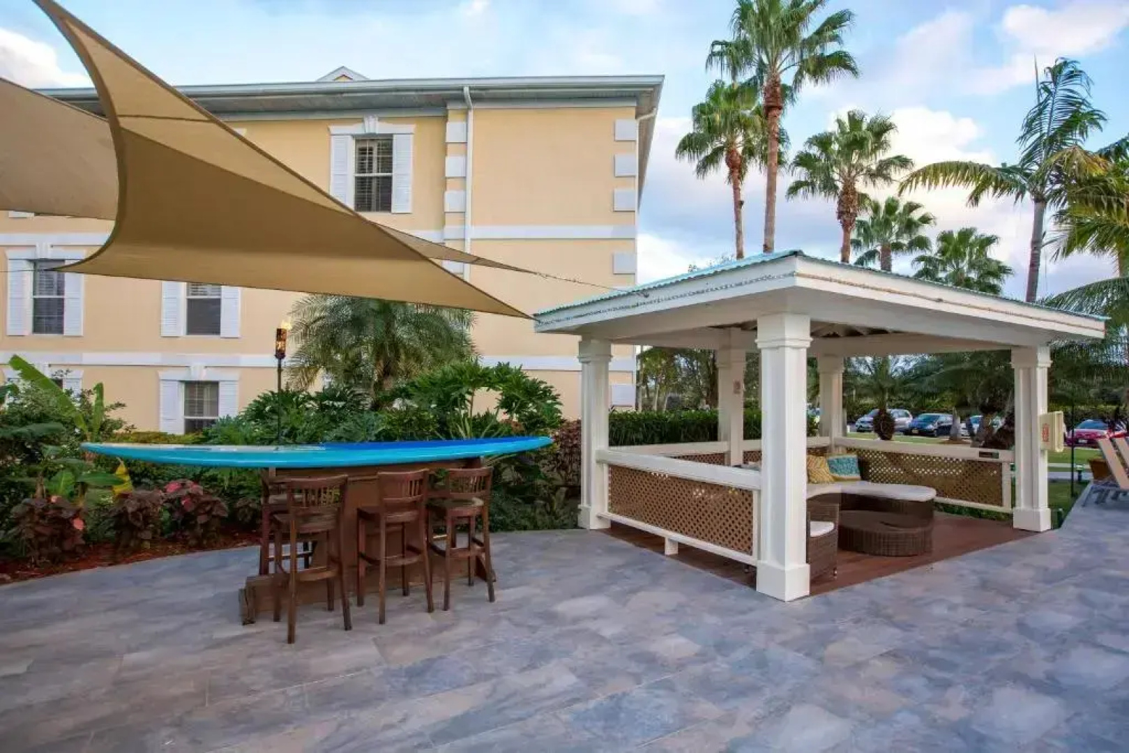 The Sunshine Hotel and Suites