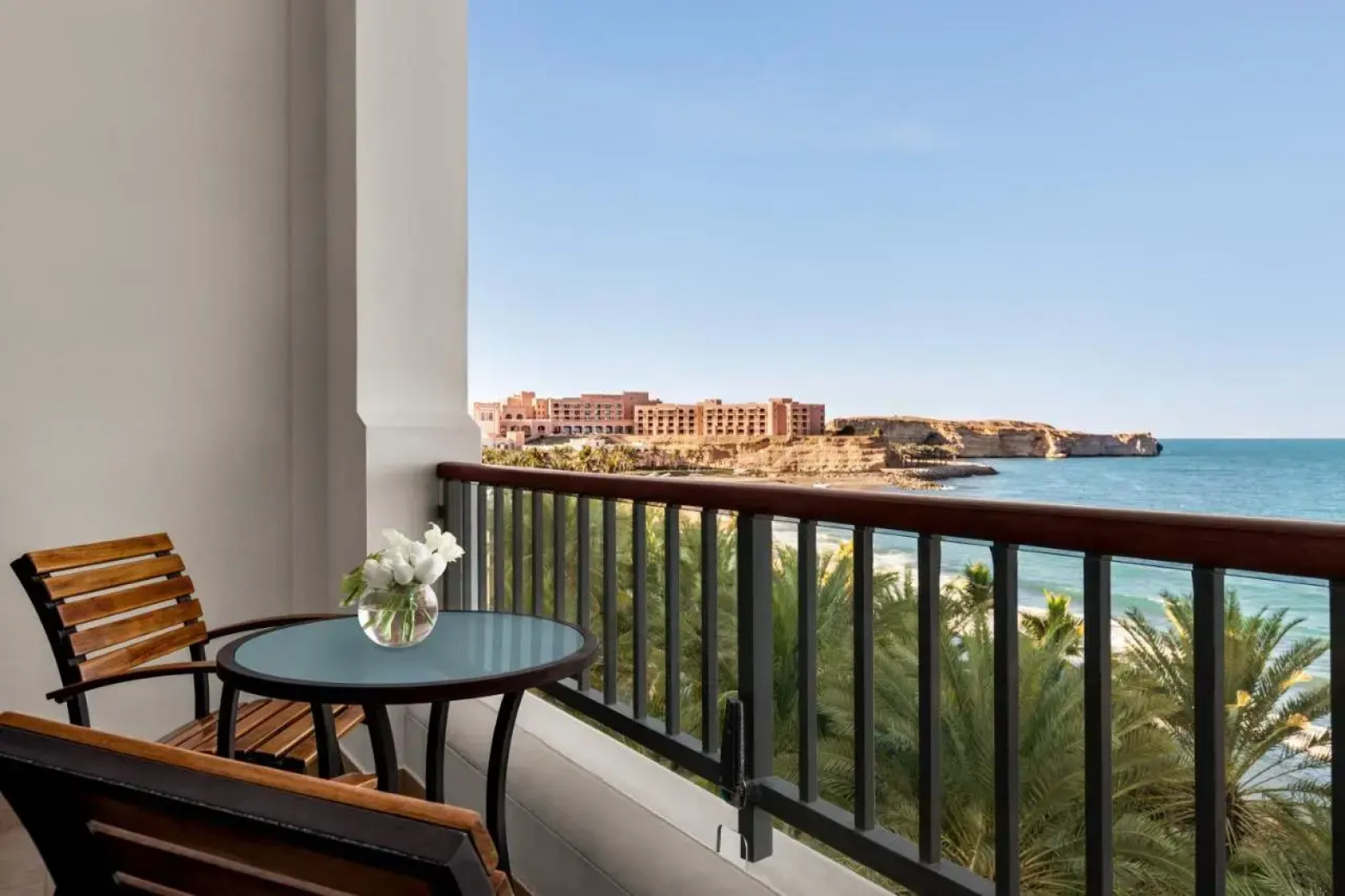 Курортный отель Shangri-La Barr Al Jissah