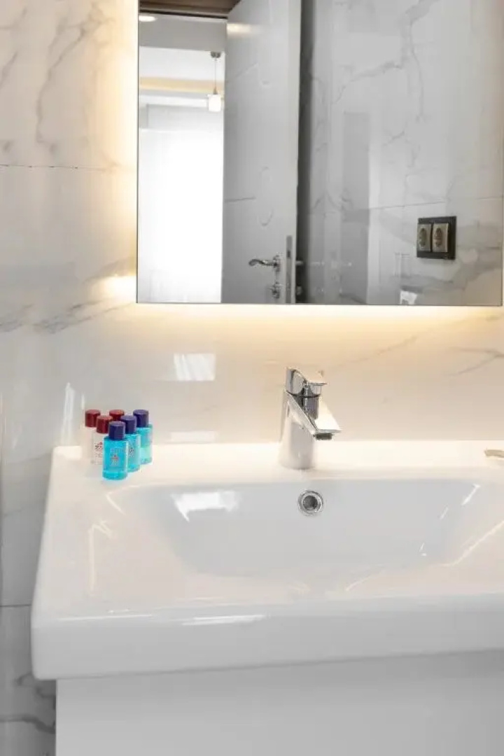 Theluna suite hotel