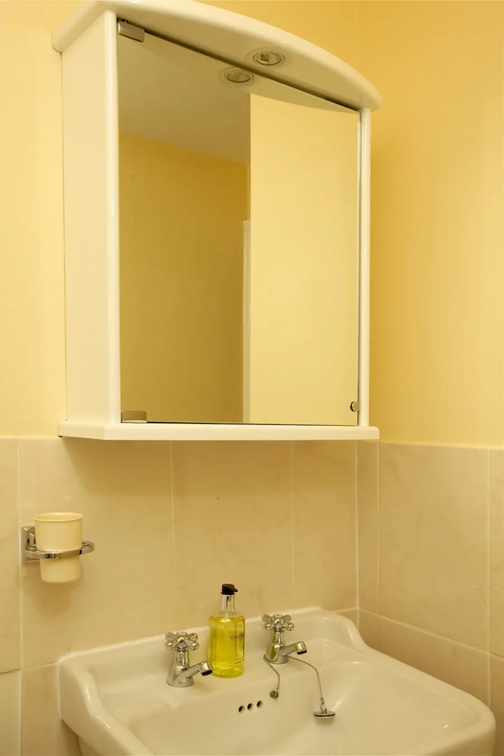 All Seasons Apartments