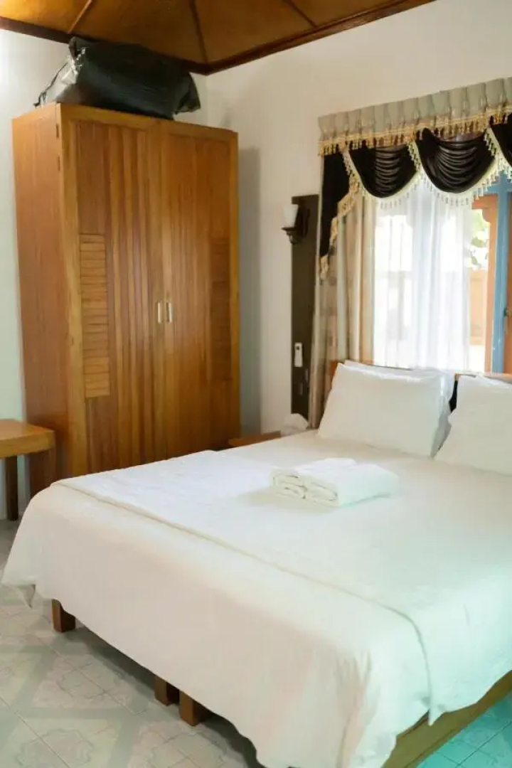 Tropical Biosphere Hotel