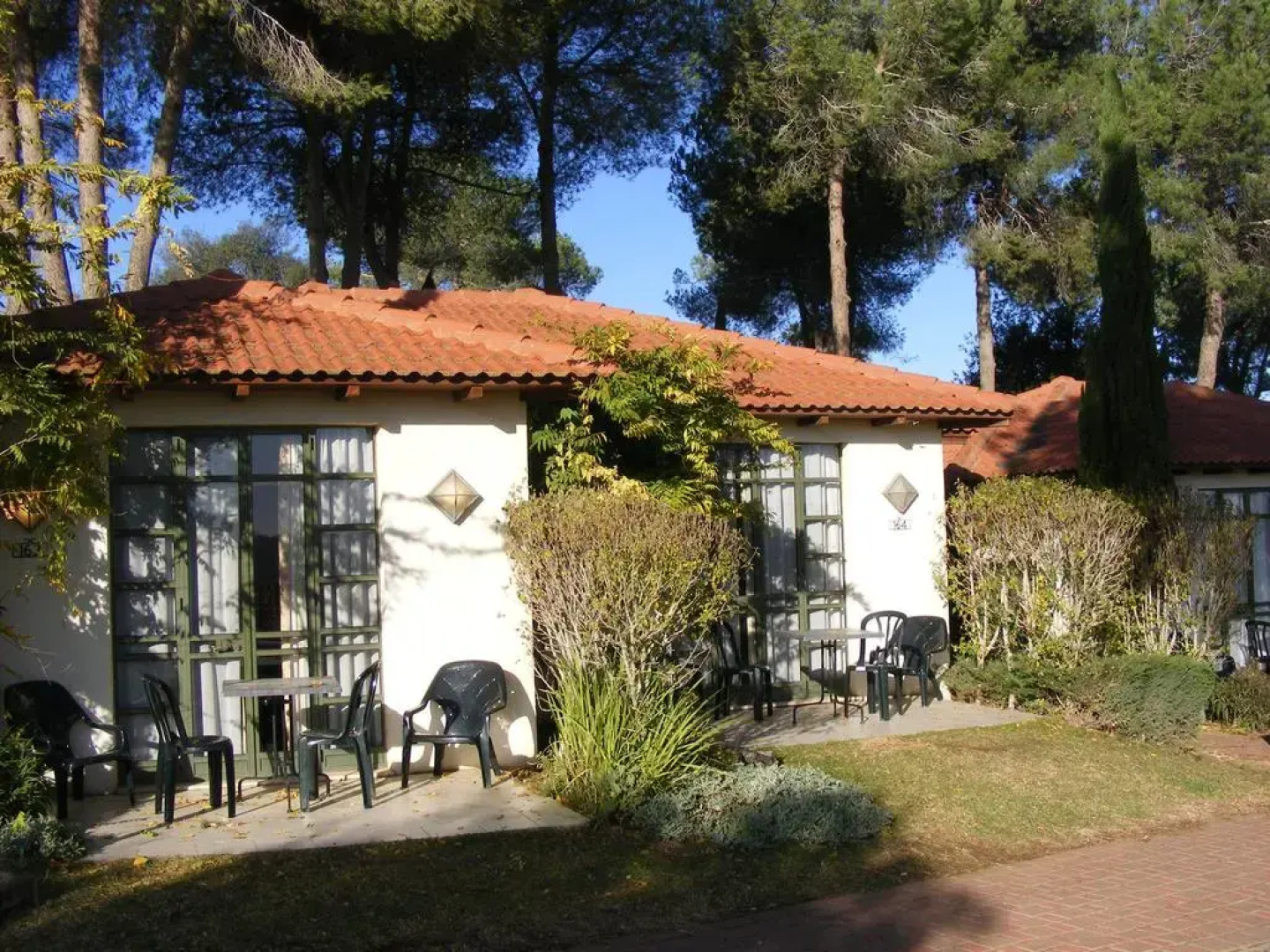 Shoresh Country Lodging
