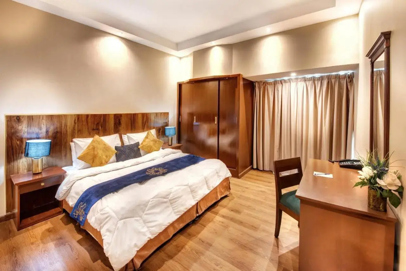 Al Bustan Hotel Flats