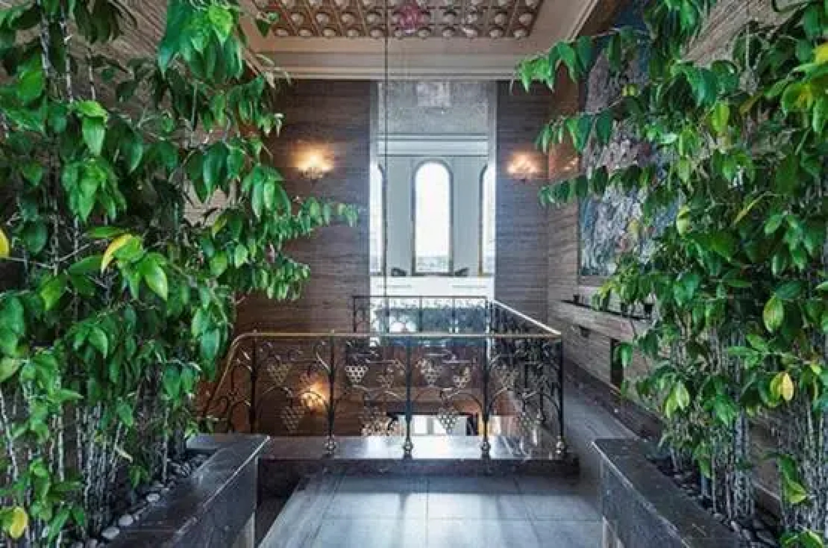 Grand Hotel International