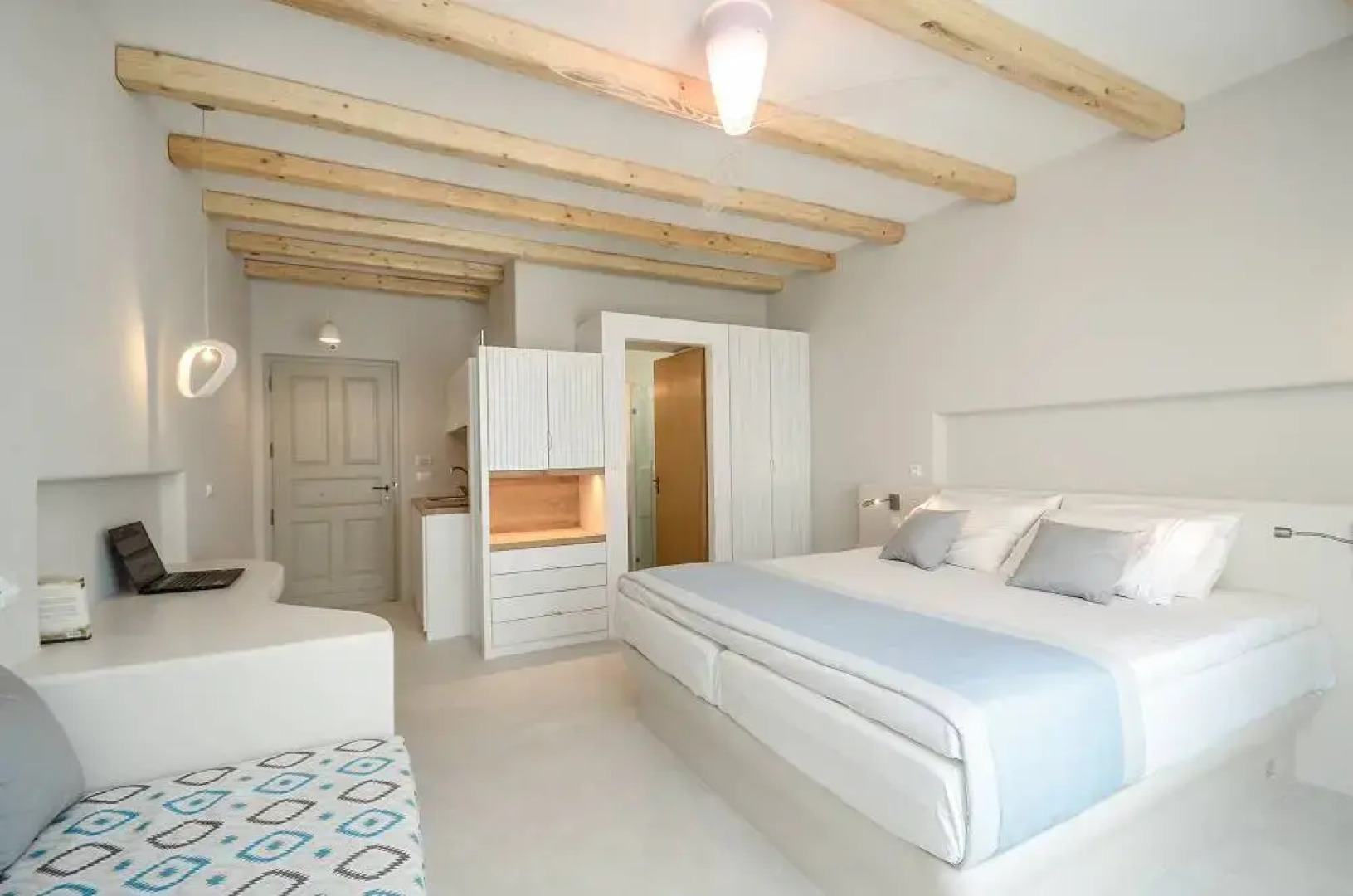 Antony Suites - Adults Only