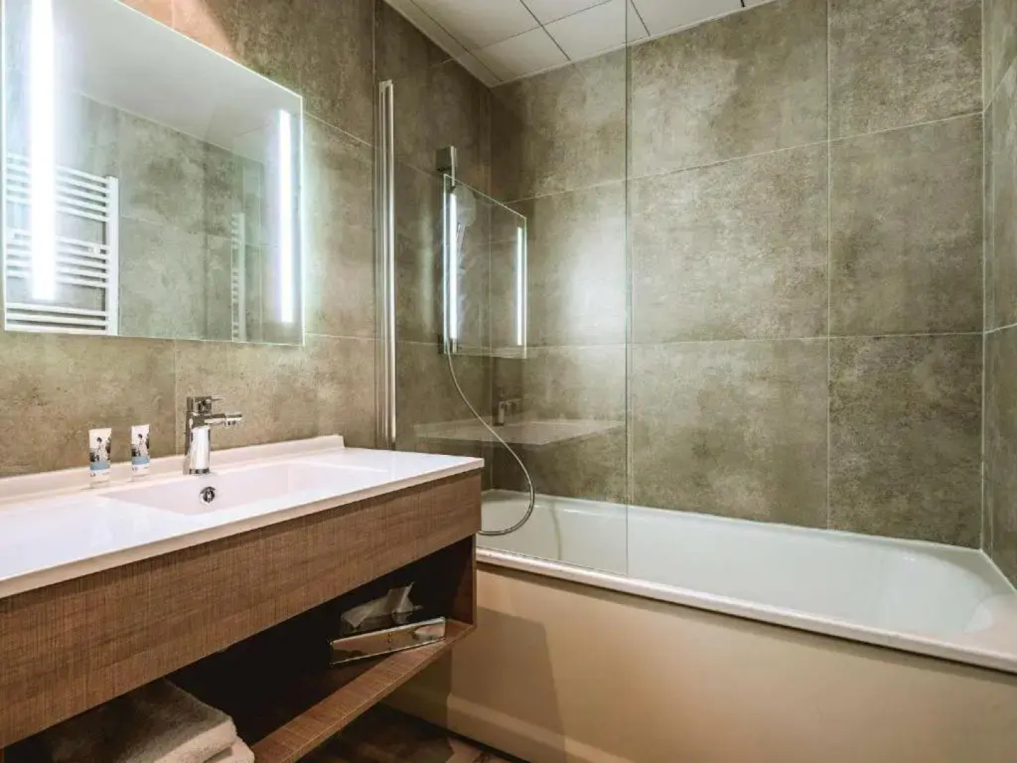 Big Sky Hotel & Spa