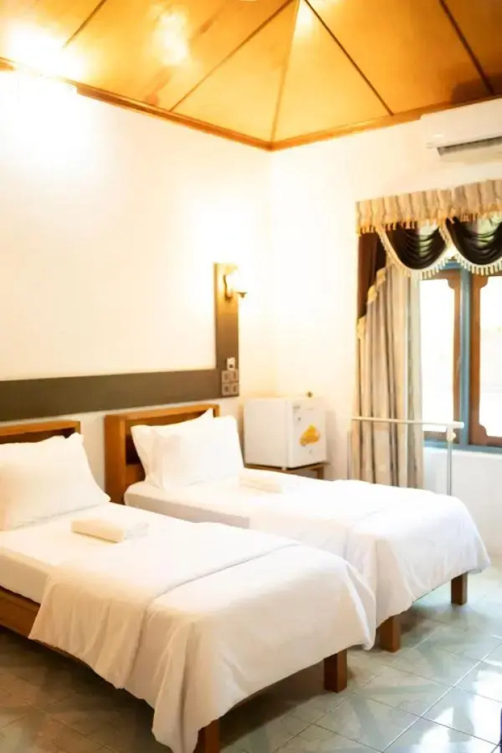 Tropical Biosphere Hotel