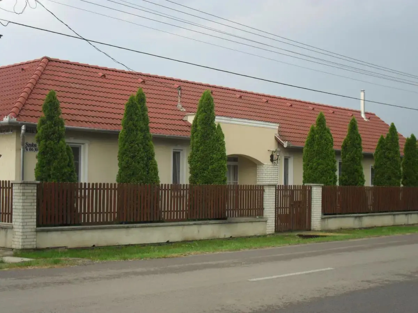 Holdfeny Vendeghaz