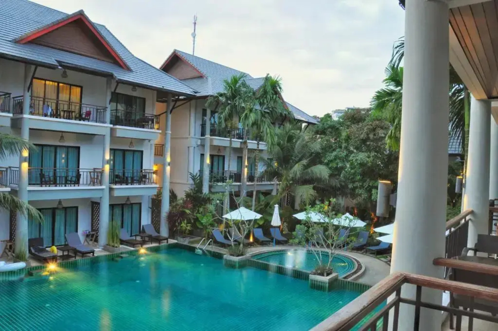 Курорт Navatara Phuket Resort