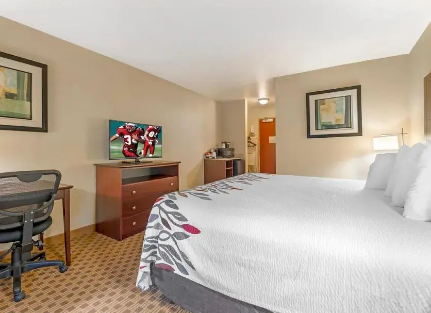 Red Roof Inn Charlestown