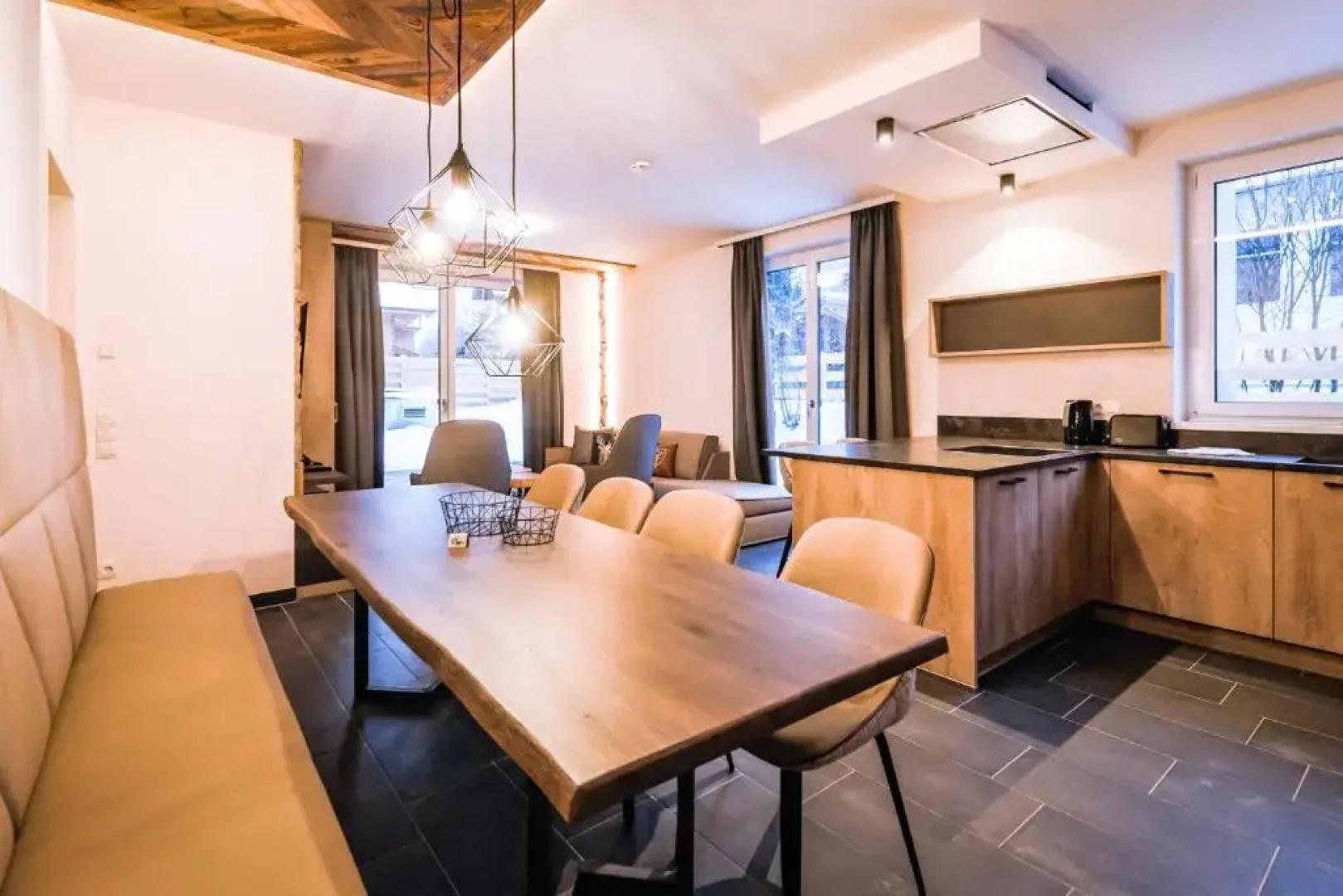 24 by AvenidA - Mountain Hotel
